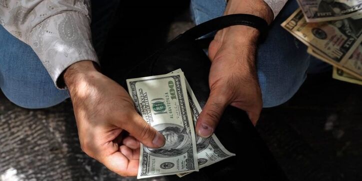 افزایش دلار در بازار امروز/ قیمت دلار امروز ۱۲آبان چقدر شد؟