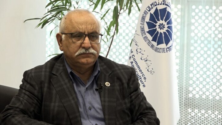 بخش‌نامه‌های مخرب بانک مرکزی مانع سه رقمی شدن صادرات ایران شد