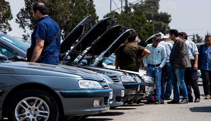 قیمت خودرو در انتظار نرخ ارز/ خودرو گران می‌شود؟