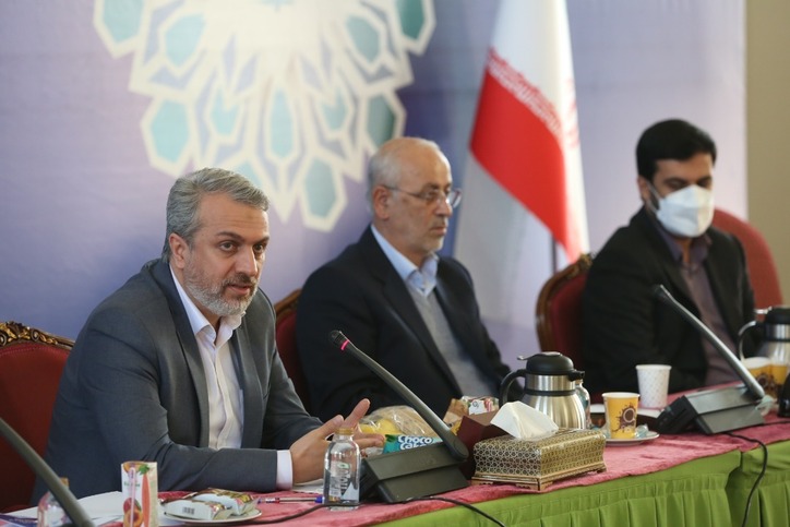 توجه به ترکیب تجارت خارجی و توازن در کالا‌های صادراتی کشورمان/ حرکت به سمت تولید در کشور‌های دارای ظرفیت و صادرات فناوری و قطعات به جای محصول نهایی/ قرار گرفتن در زنجیره‌های مناسب اقتصادی با سایر کشور‌ها
