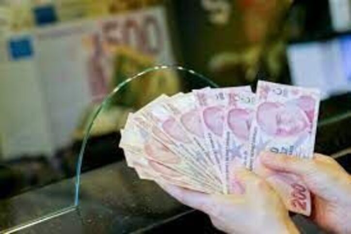 واکنش عجیب رئیس بانک مرکزی ترکیه به سقوط لیر