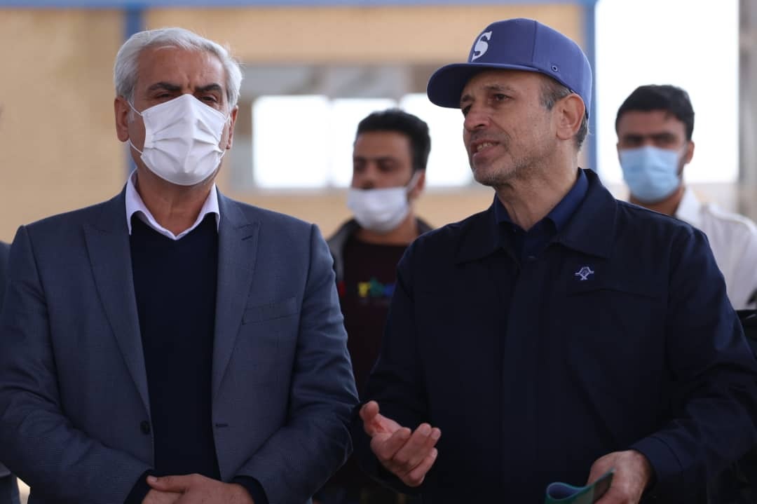 غفاری، مدیرعامل کربن صنعت امیرکبیر در جمع خبرنگاران در بازدید از پروژه آندسازی ایرالکو: تامین زیرساخت ها، اصلیترین مشکل پروژه آندسازی است/ عزیزمحمدی، مدیر ارتباطات و اطلاع رسانی شرکت آلومینیوم ایران: ایرالکو در عمل به مسوولیتهای اجتماعی در استان مرکزی پیشرو است غفاری، مدیرعامل کربن صنعت امیرکبیر در جمع خبرنگاران در بازدید از پروژه آندسازی ایرالکو: تامین زیرساخت ها، اصلیترین مشکل پروژه آندسازی است/ عزیزمحمدی، مدیر ارتباطات و اطلاع رسانی شرکت آلومینیوم ایران: ایرالکو در عمل به مسوولیتهای اجتماعی در استان مرکزی پیشرو است