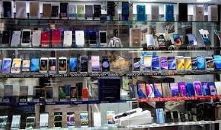 واردات ۴ میلیارد دلار گوشی موبایل در روزگار محدودیت منابع ارزی!