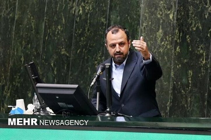 افزایش قیمت ارز قابل قبول نیست/ تغییرات در دولت ضروری است
