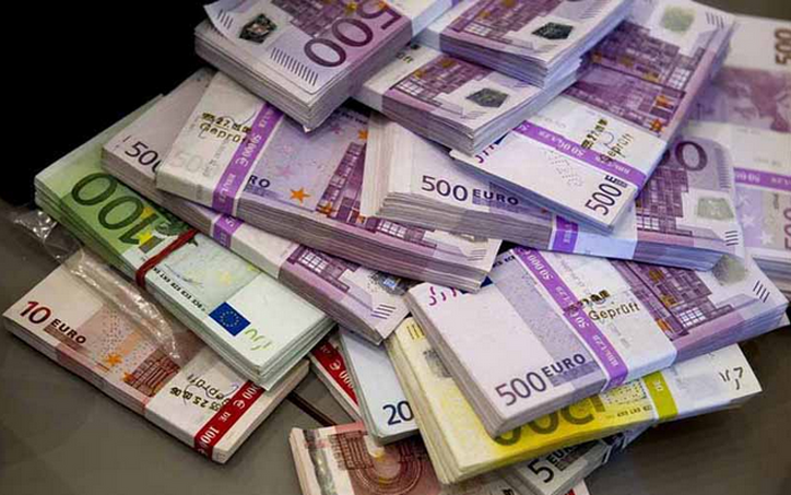 قاچاق ۴ میلیارد ارز از عراق به ایران واقعیت دارد؟ / مذاکره تهران و بغداد بدون انعقاد قرارداد