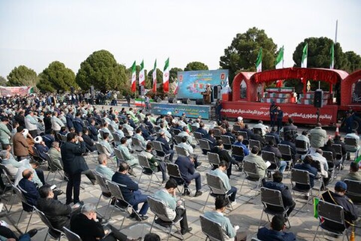 کارکنان فولاد مبارکه در خط مقدم جنگ اقتصادی هستند