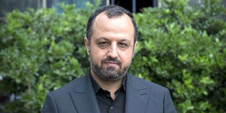 نبود قوانین مؤثر برای دلالی ارز، طلا و خودرو عامل اختلال در بازار است