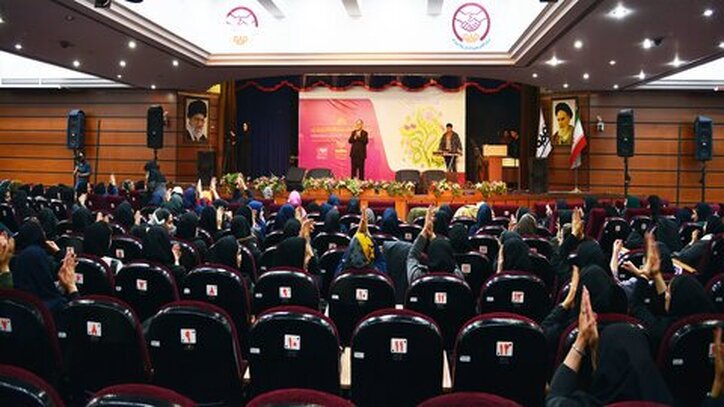 برپایی بزرگداشت مقام مادر و روز زن ویژه کارکنان و پیمانکاران خانم شاغل در فولاد مبارکه