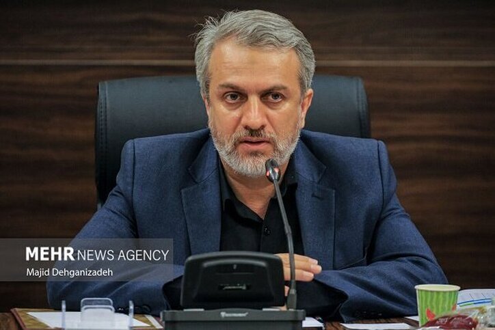منتقد صنعت خودروسازی هستم/ عرضه و تقاضا در بازار خودرو برابر نیست