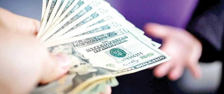 روند متضاد ۲ بازار ارزی