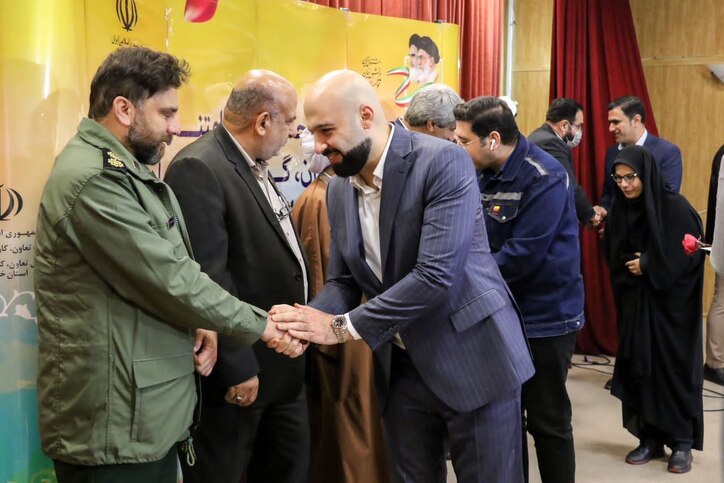 درخشش فولاد مردان خوزستانی در سی و چهارمین جشنواره امتنان از واحد‌های برتر خوزستان/ افتخار آفرینی کارگران فولاد خوزستان با دریافت پنج رتبه در بین کارگران چهار هزار شرکت خوزستانی