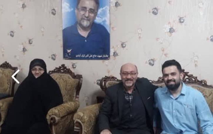 دیدار مشاور وزیر صمت با خانواده معظم شهیدان طوقانی و شهید کرک‌آبادی