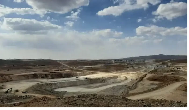 تخریب منابع آبی به بهانه اشتغالزایی / چرا کارگران معدن مس درخشان اعتصاب کردند؟