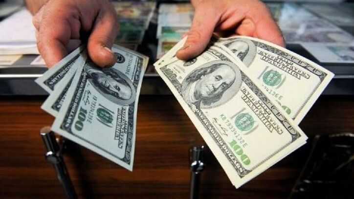 تا وقتی تحریم هست، بازار ارز همین است که هست/ رئیس بانک مرکزی هم فقط گفتاردرمانی می‌کند