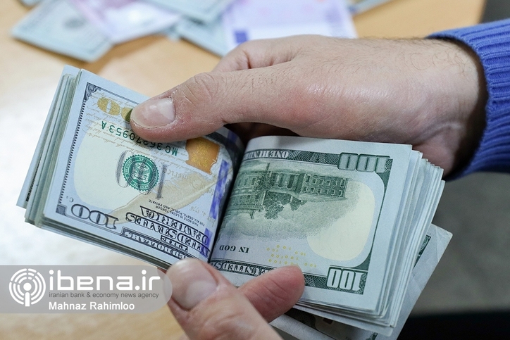 پیش‌بینی کاهش قیمت دلار/ جو روانی بازار آرام شد