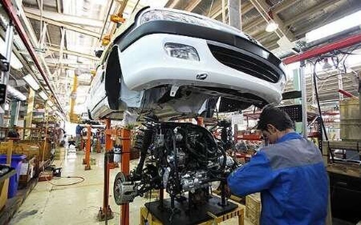 دوئل شورای رقابت و بورس بر سر خودرو