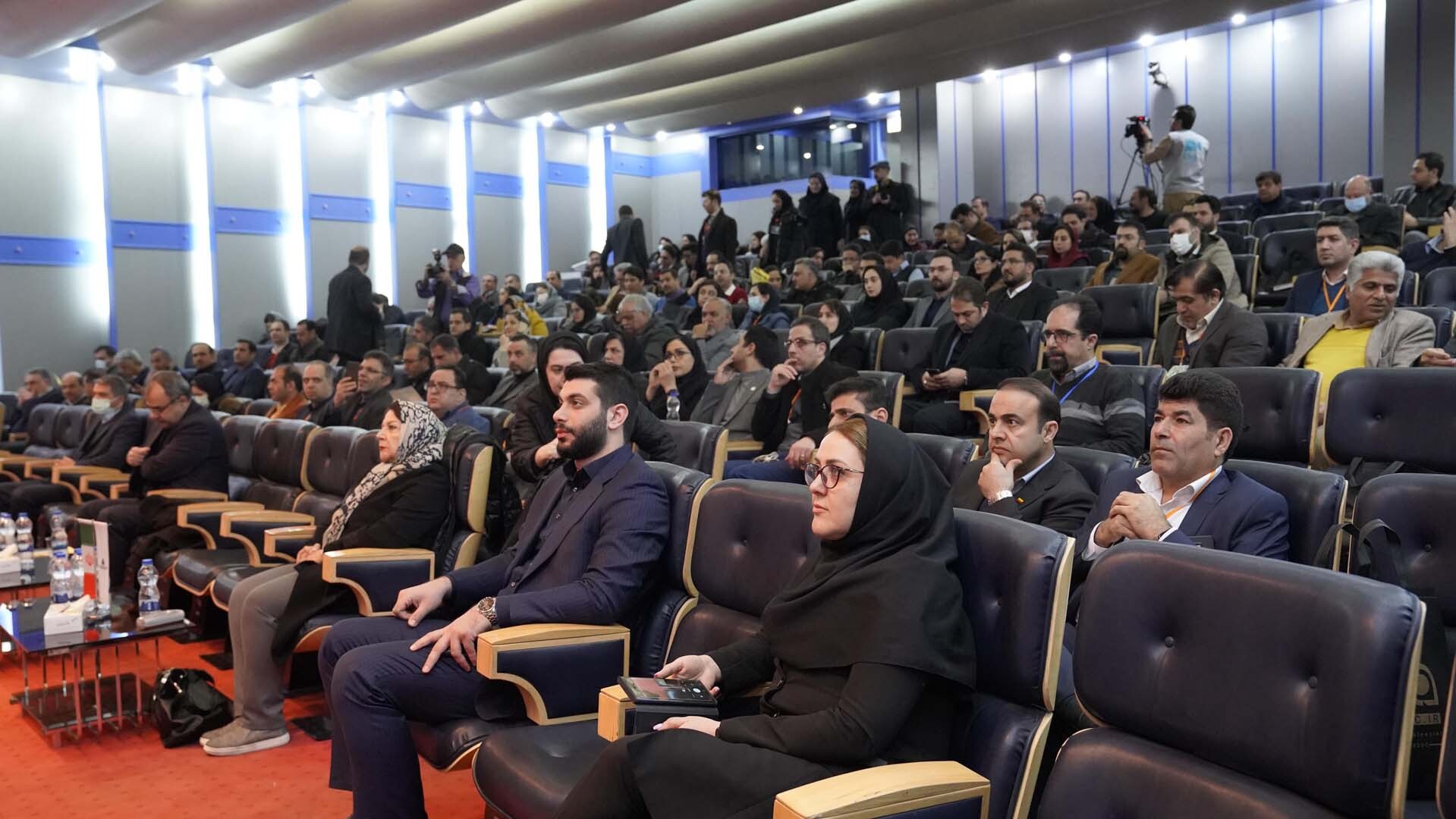 سیمیدکو موفق به کسب جایزه تعالی منابع انسانی شد سیمیدکو موفق به کسب جایزه تعالی منابع انسانی شد