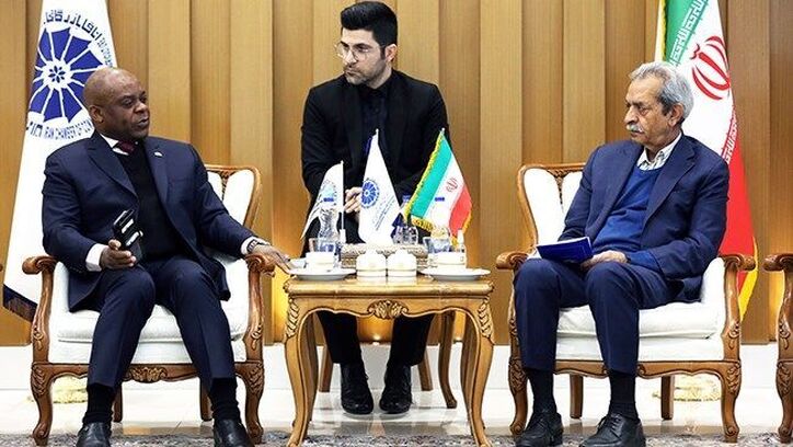 فهرست اقلام تجارت ترجیحی بین کشور‌های عضو دی ۸ باید گسترش یابد