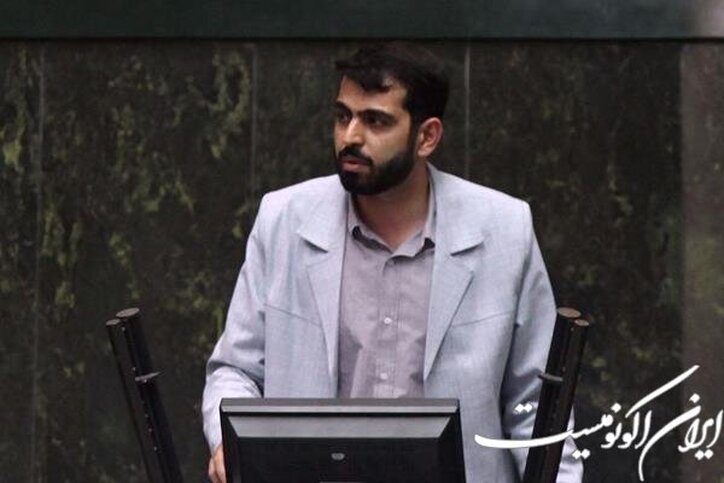 نجابت: کمیته‌ای از نمایندگان مجلس برای بررسی وضعیت بازار ارز تشکیل شود