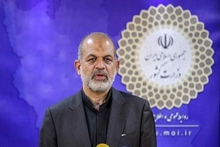 با شرکت‌های داخلی برای تأمین دستگاه ایکس‌ری در گمرک‌ها قرارداد بستیم