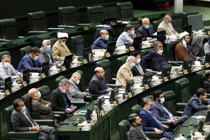 مخالفت مجلس با افزایش نرخ خوراک معادن و صنایع بالادستی نفت و گاز