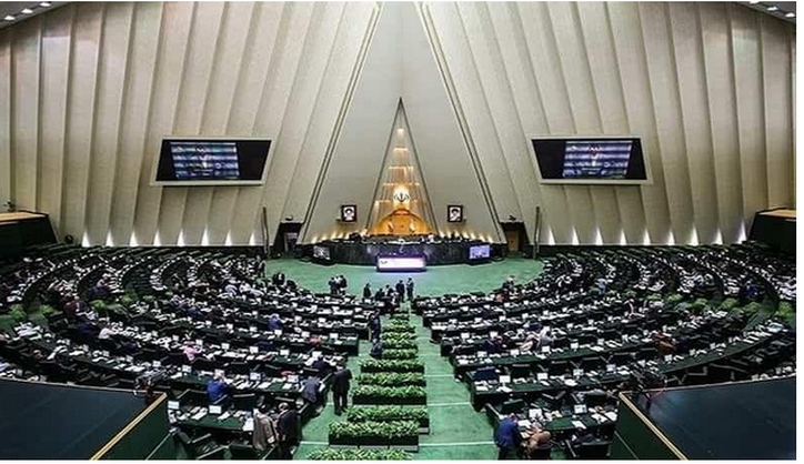 جلسه غیرعلنی مجلس برای بررسی نوسانات بازار ارز