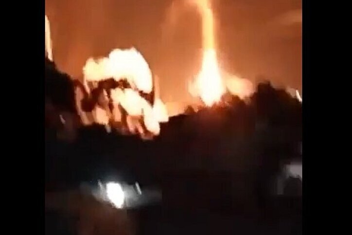 حریق در انبار دپوی لاستیک در جاده معدن شهرری