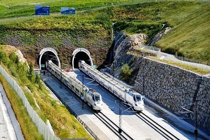 ثبت رکورد بهسازی خط در یک روز در اداره کل راه آهن قم