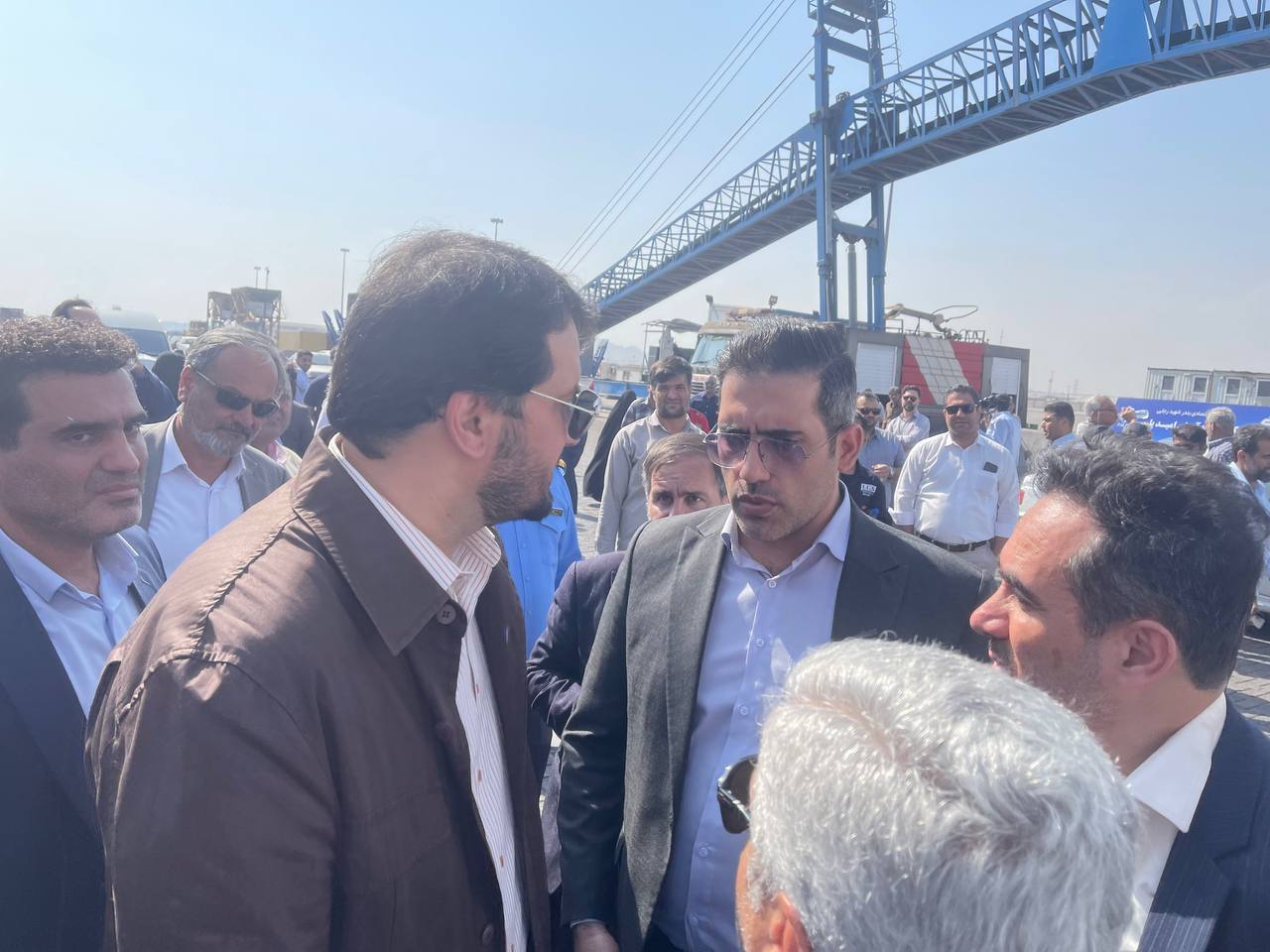 بذرپاش از بندر شهید رجایی، پروژه هیمکو و پروژه&zwnj;های در دست احداث بازدید کرد