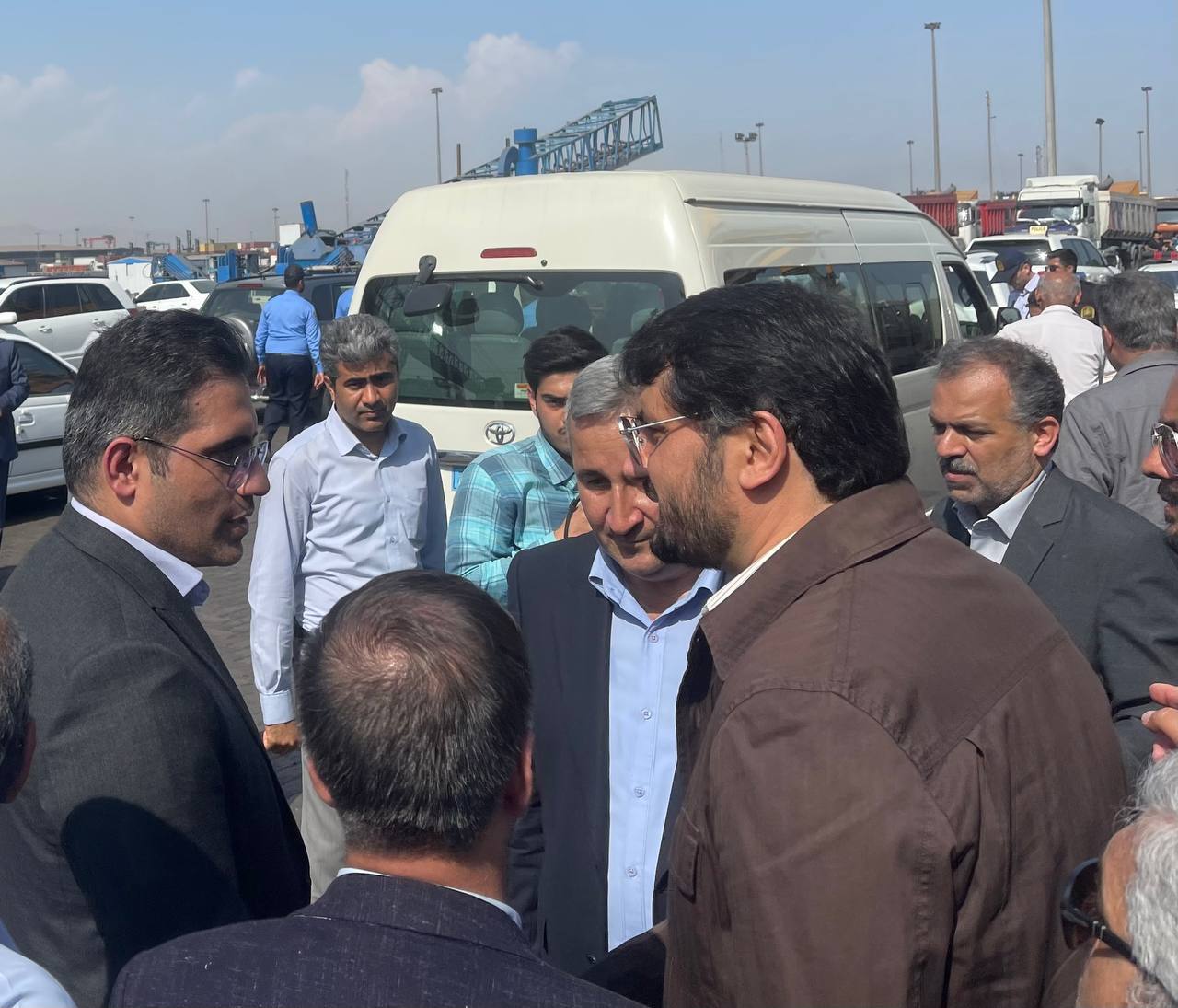 بذرپاش از بندر شهید رجایی، پروژه هیمکو و پروژه&zwnj;های در دست احداث بازدید کرد