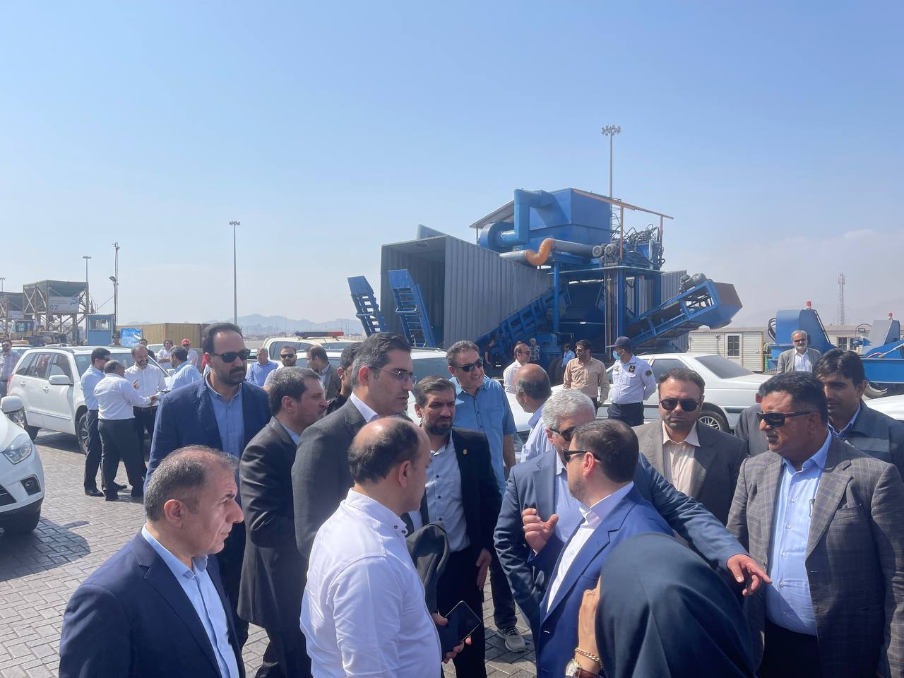 بذرپاش از بندر شهید رجایی، پروژه هیمکو و پروژه&zwnj;های در دست احداث بازدید کرد