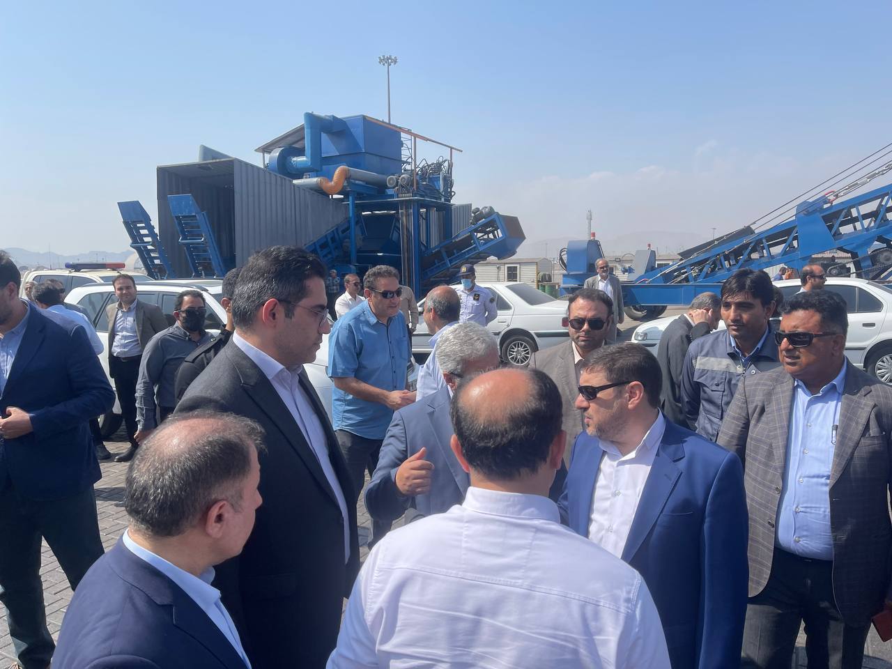 بذرپاش از بندر شهید رجایی، پروژه هیمکو و پروژه&zwnj;های در دست احداث بازدید کرد