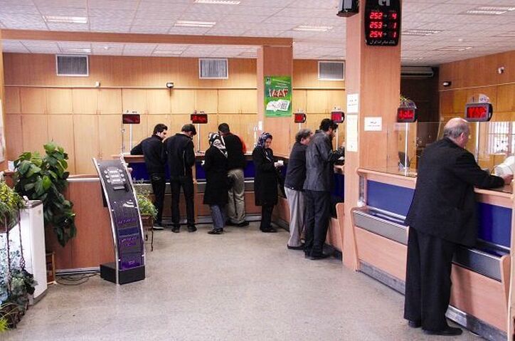 بانک‌ها، بازنده رقابت بازار‌های موازی