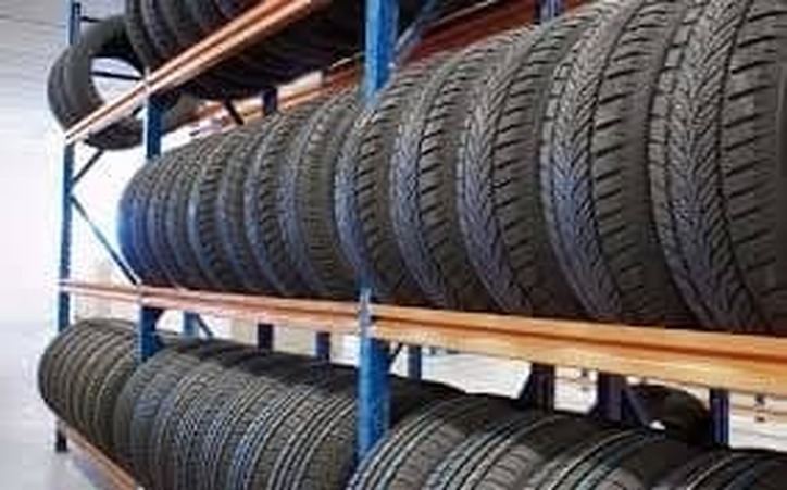 تشدید نظارت بر انبار‌های نگه‌داری لاستیک خودرو در خوزستان/ برخورد قاطع با احتکارکنندگان تایر