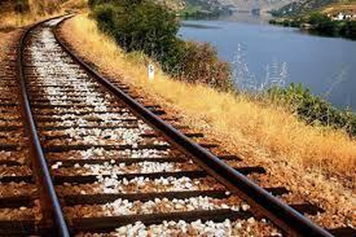 توسعه زیرساخت‌های حمل و نقل ریلی کشور