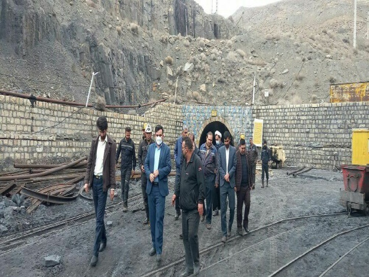 پیگیری مشکلات استخدامی و بیمه‌ای کارگران معدن زغال سنگ «همکار» توسط مسوولان قضایی کرمان