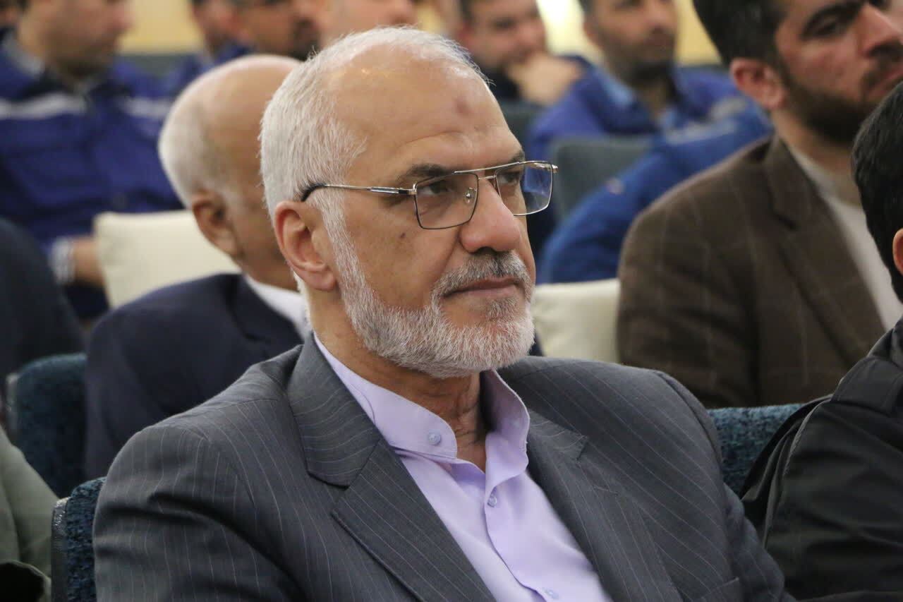 کشور باید به اوج تولید برسد تا نیاز خارجی نداشته باشیم/ سرمایهگذاریها در پائین دست فولاد انجام شود کشور باید به اوج تولید برسد تا نیاز خارجی نداشته باشیم/ سرمایهگذاریها در پائین دست فولاد انجام شود