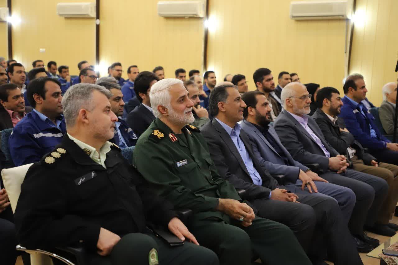 آیین آغاز عملیات احداث و تکمیل پروژه فاز دوم کارخانه فولادسازی گروه ملی صنعتی فولاد ایران با حضور مسوولین کشوری و استانی برگزار شد آیین آغاز عملیات احداث و تکمیل پروژه فاز دوم کارخانه فولادسازی گروه ملی صنعتی فولاد ایران با حضور مسوولین کشوری و استانی برگزار شد