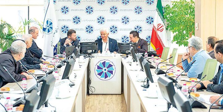 کمبود نیروی کار در کارخانه‌ها