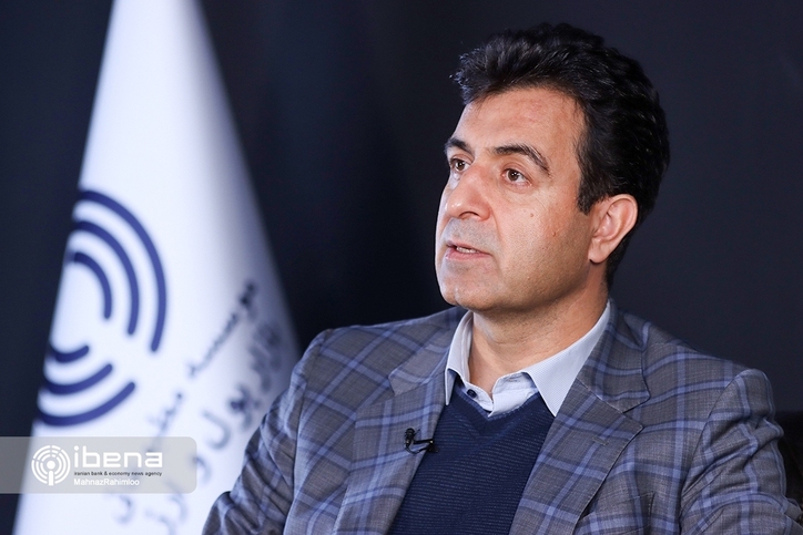 بازار ارز پر ریسک است/ سهام حباب ندارد