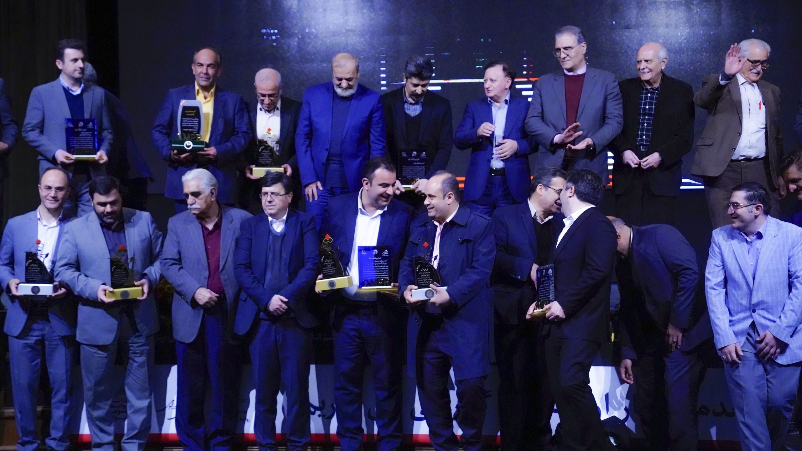 سیمیدکو تندیس زرین تعالی و سرآمدی روابط عمومی ایران را دریافت کرد
