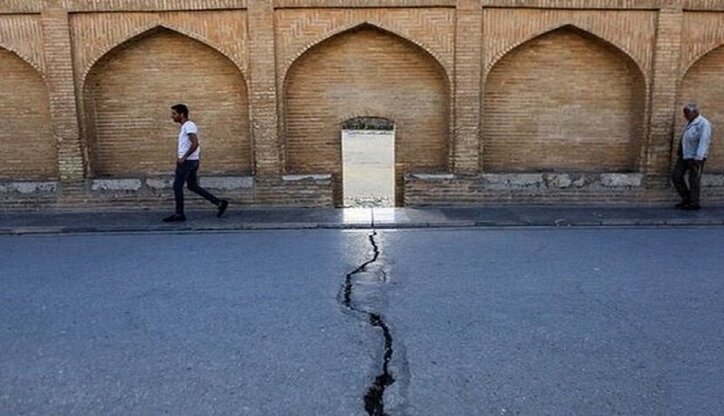 تمام بافت تاریخی اصفهان در خطر فرونشست/ آغاز فرونشست زمین در ایران از ۴۵ سال پیش
