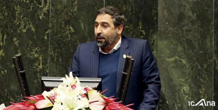 خودروسازان با عرضه قطره چکانی خودرو به التهاب بازار دامن می‌زنند