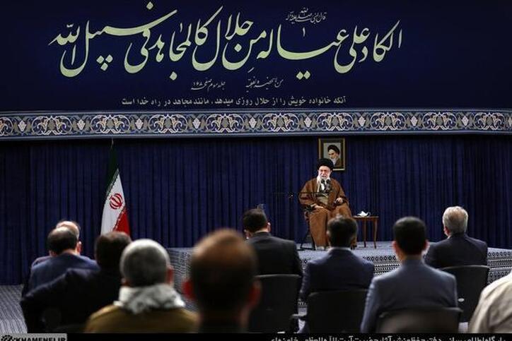 دولت کار‌های اقتصادی مهمی در پیش دارد؛ همه کمک کنند تا به نتیجه دست یابد