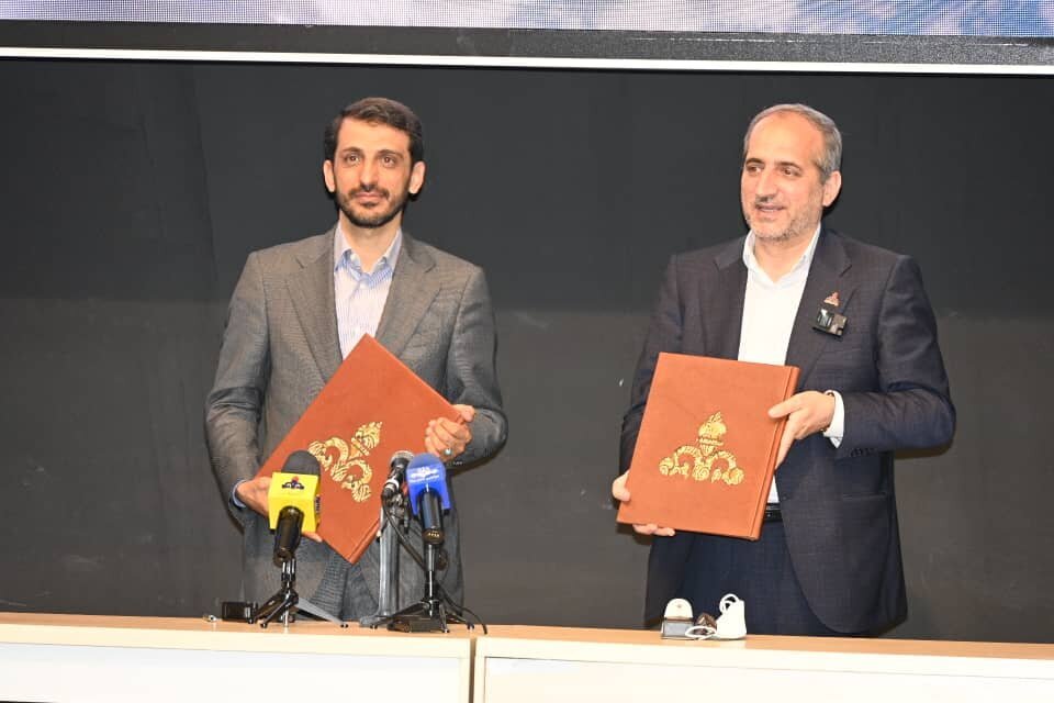 تفاهمنامه همکاری میان شرکت ملی گاز ایران و شرکت فولاد مبارکه به امضا رسید تفاهمنامه همکاری میان شرکت ملی گاز ایران و شرکت فولاد مبارکه به امضا رسید
