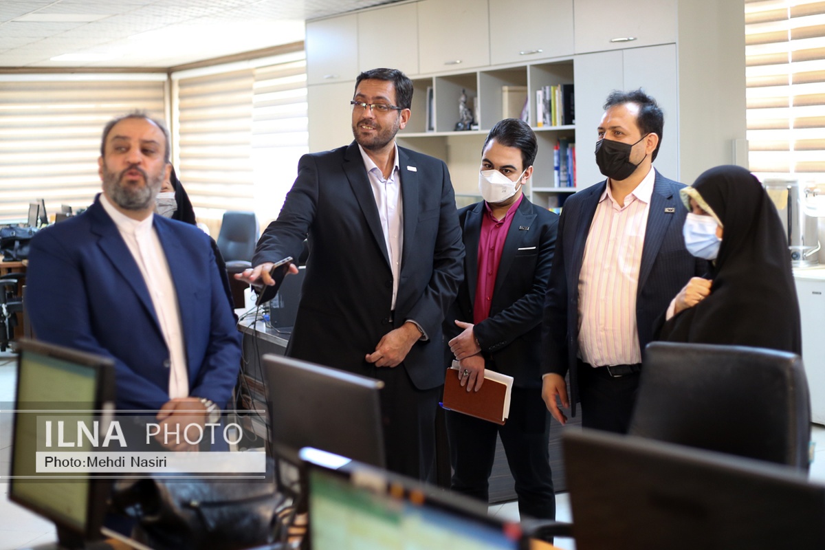 فولاد مبارکه از کارکنان خود به عنوان سرمایههای انسانی یاد میکند/ فولاد مبارکه جزو سختگیرترین صنایع در حوزه ایمنی است فولاد مبارکه از کارکنان خود به عنوان سرمایههای انسانی یاد میکند/ فولاد مبارکه جزو سختگیرترین صنایع در حوزه ایمنی است