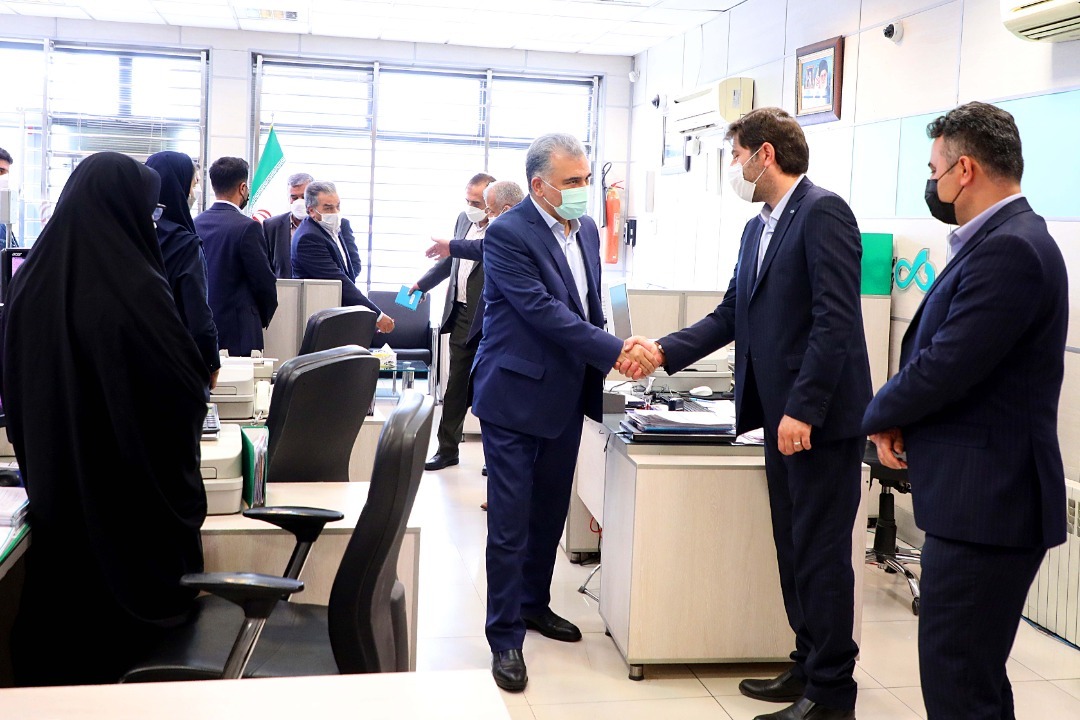 بازدید مدیرعامل بانک دی از شعب بازار آهن و شهرک راه آهن بازدید مدیرعامل بانک دی از شعب بازار آهن و شهرک راه آهن