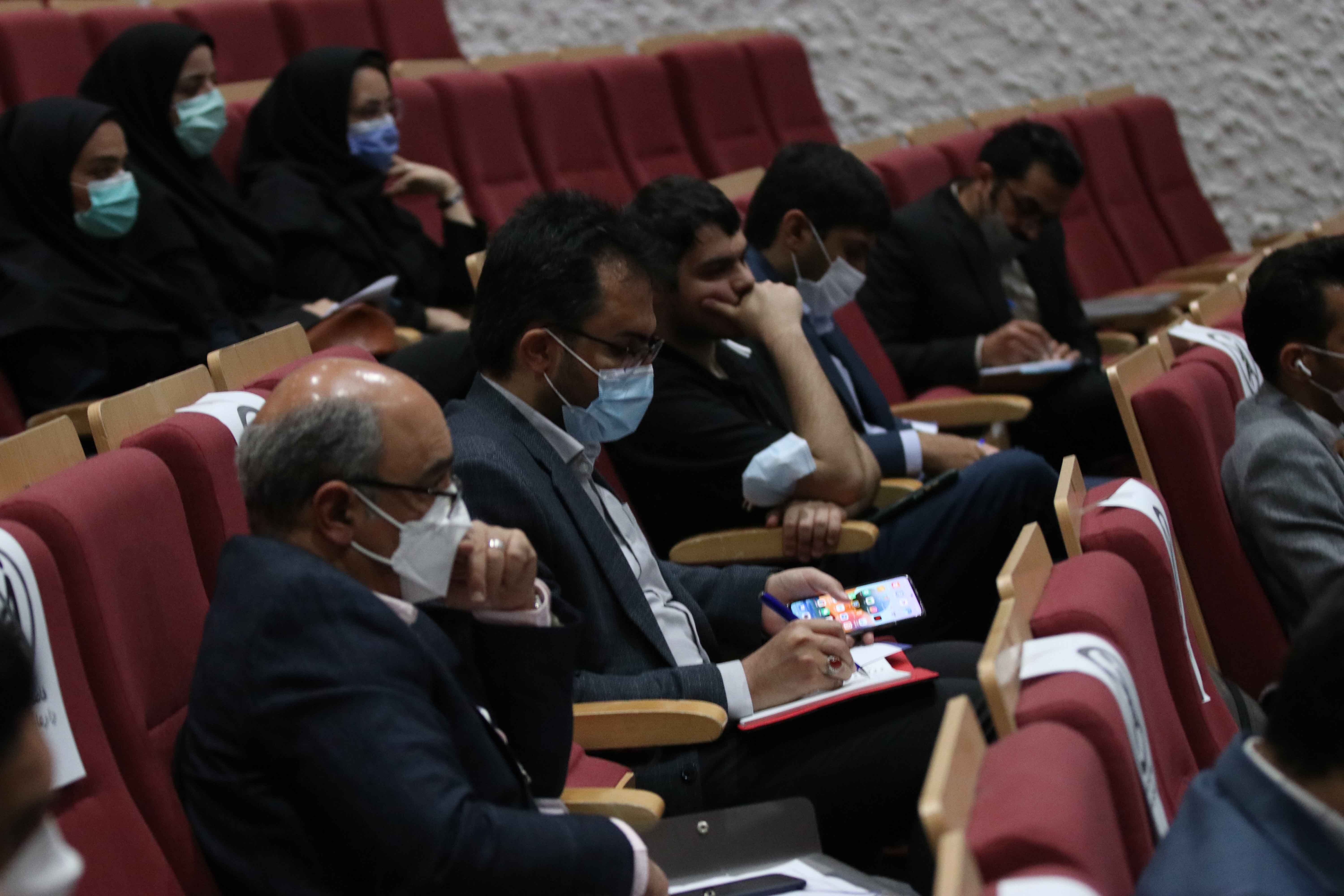 قانون استفاده حداکثری روی میز نقد قانون استفاده حداکثری روی میز نقد