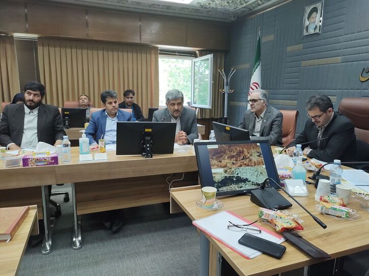 معادن کشور باید به اهل فن و کار واگذار شود