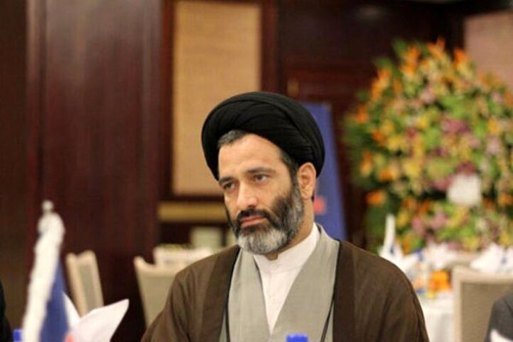 سنگ اندازی صمت بر سر راه واردات ماشین آلات معدنی را نمی‌پذیریم